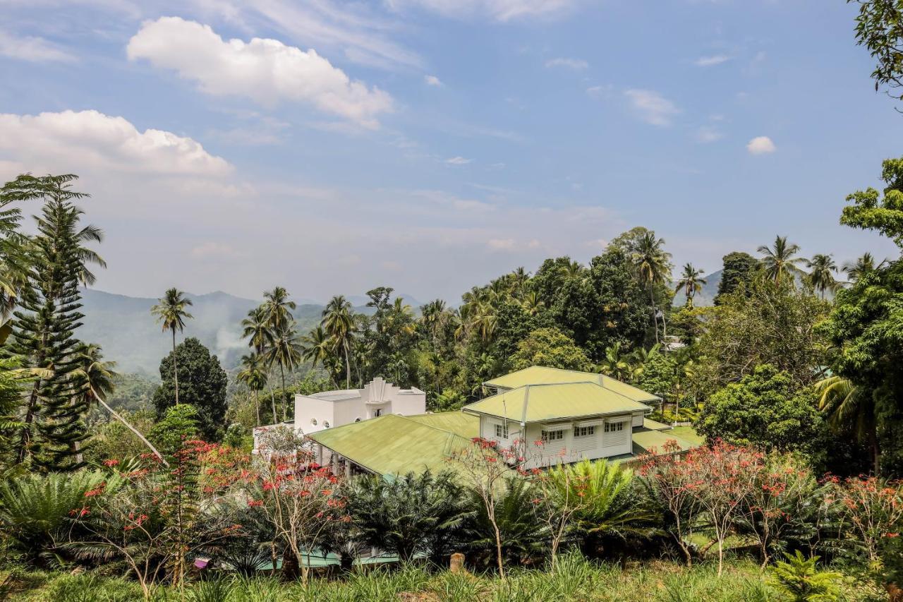 The Flame Tree Estate & Hotel Kandy Exterior photo