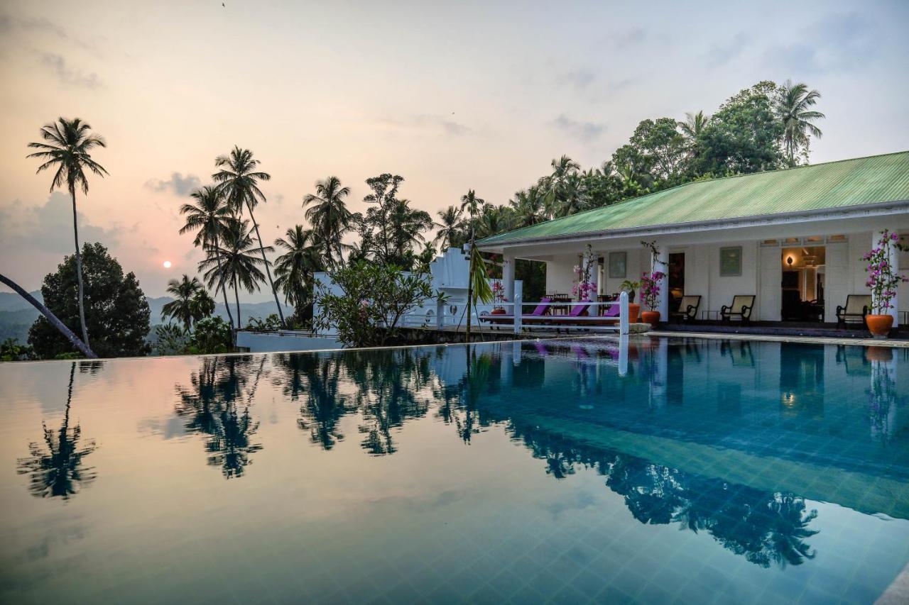 The Flame Tree Estate & Hotel Kandy Exterior photo
