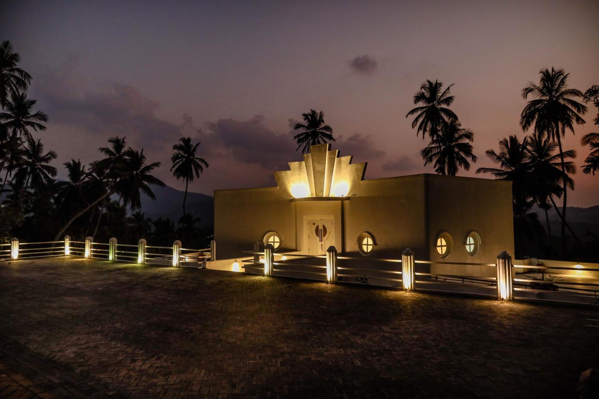 The Flame Tree Estate & Hotel Kandy Room photo