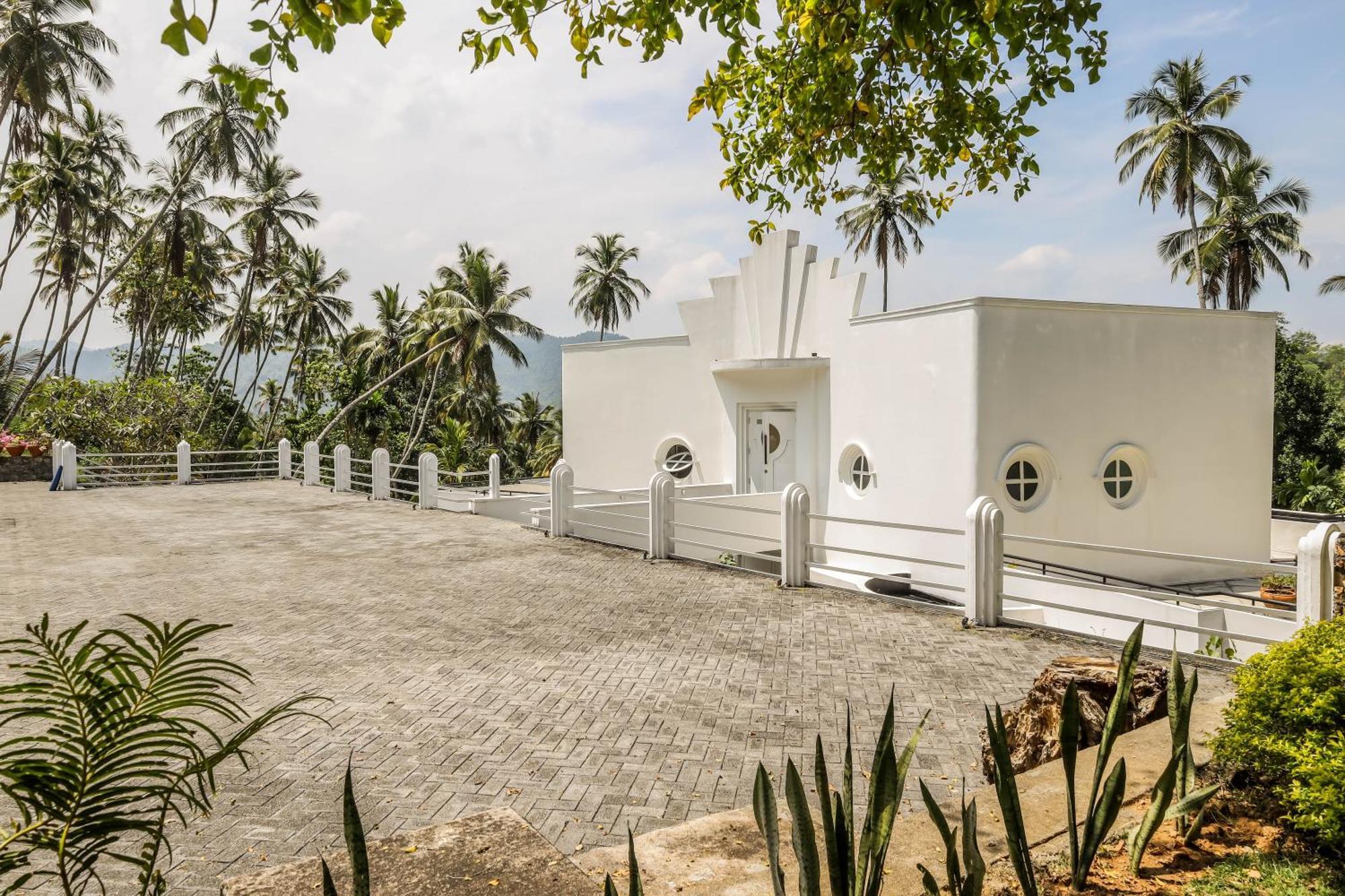 The Flame Tree Estate & Hotel Kandy Room photo