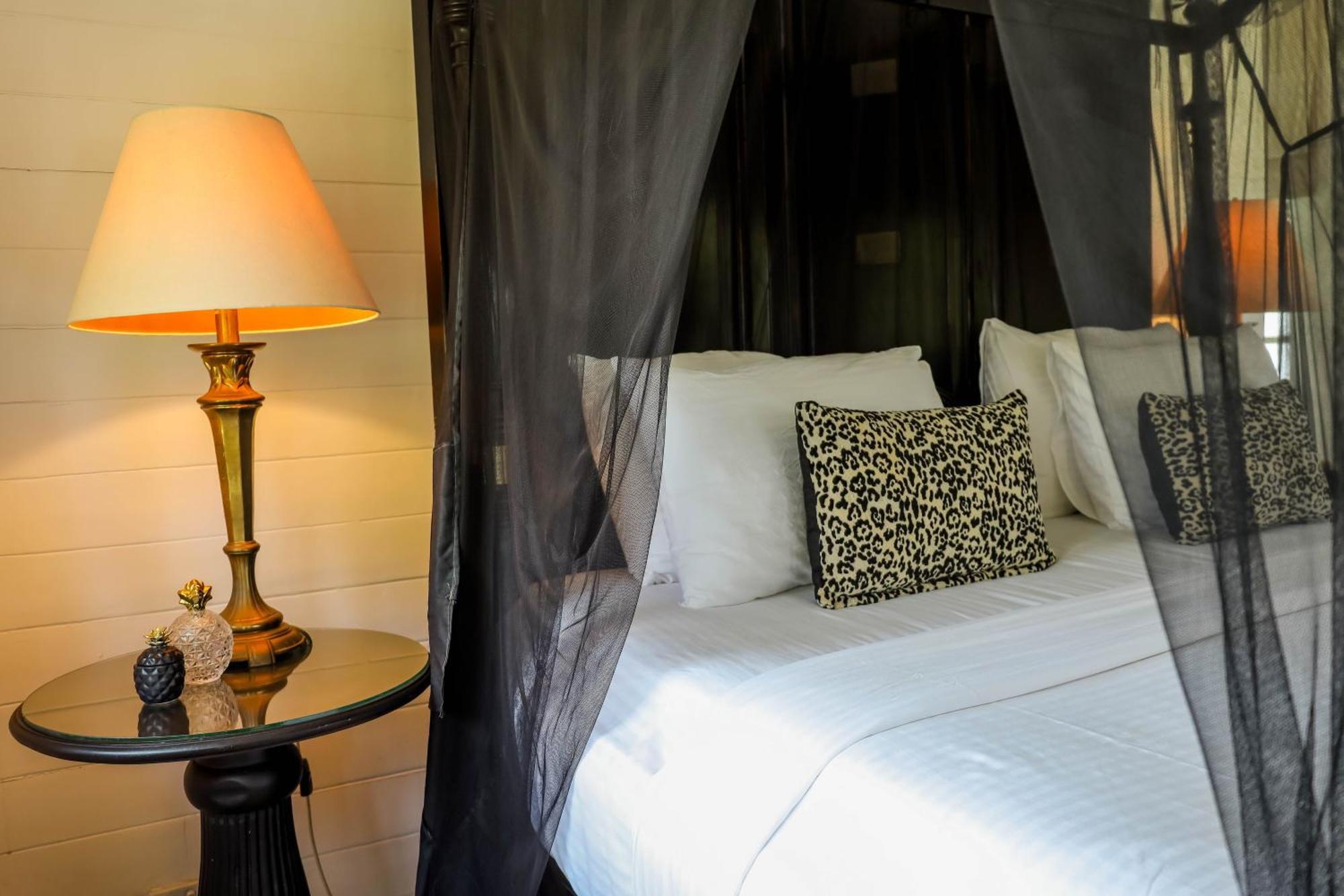 The Flame Tree Estate & Hotel Kandy Room photo